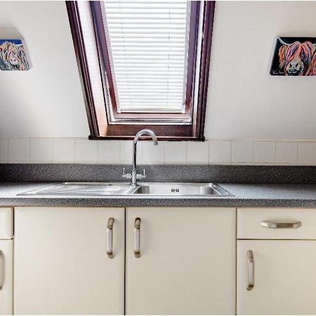 Spacious Room 2 Mins From Station London Bagian luar foto