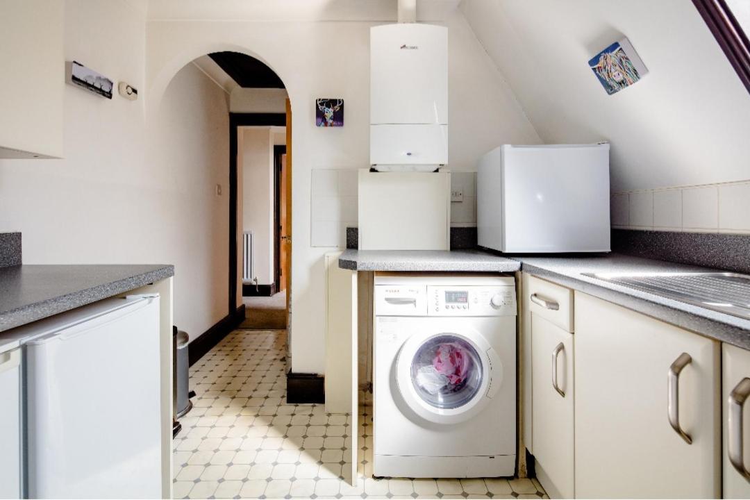 Spacious Room 2 Mins From Station London Bagian luar foto