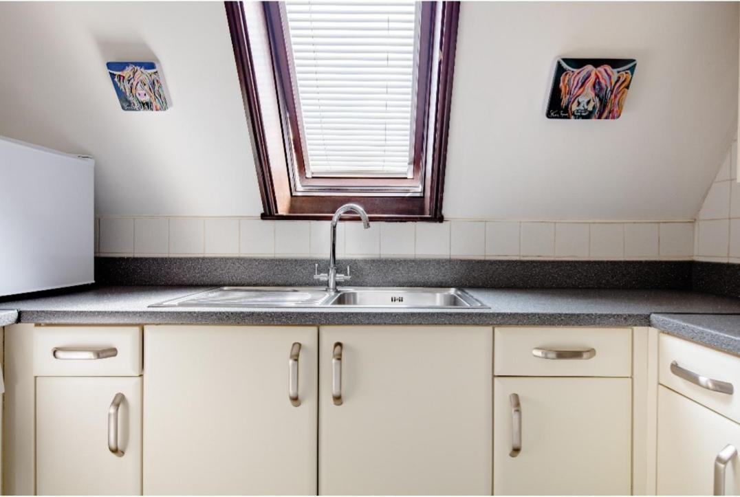 Spacious Room 2 Mins From Station London Bagian luar foto